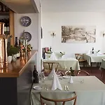 Slotskro Мини-отель 3*
